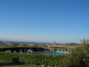 Toscana reseskildring vår pool