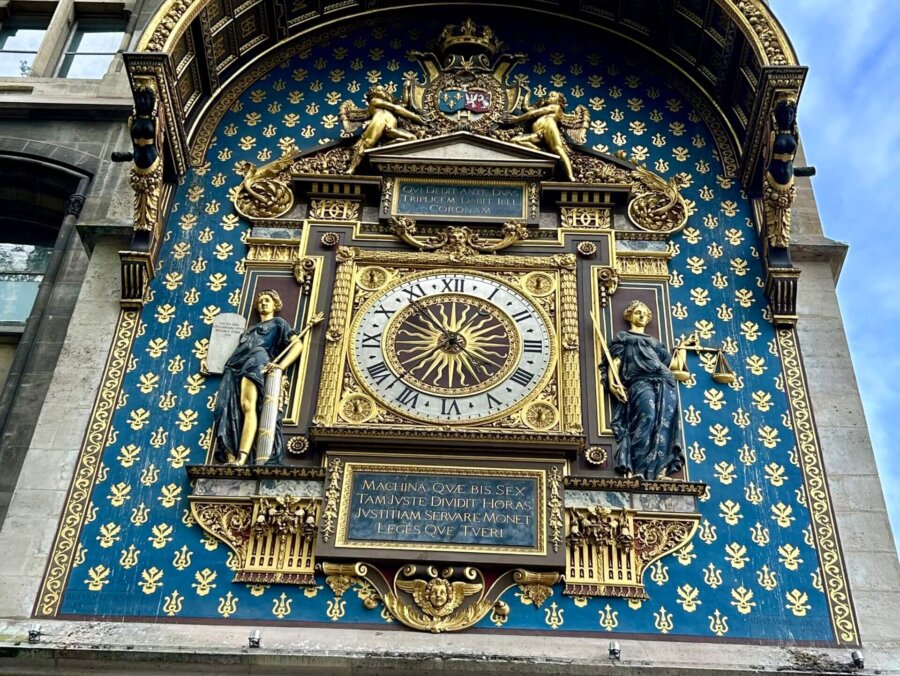 Paris äldsta allmänna klocka