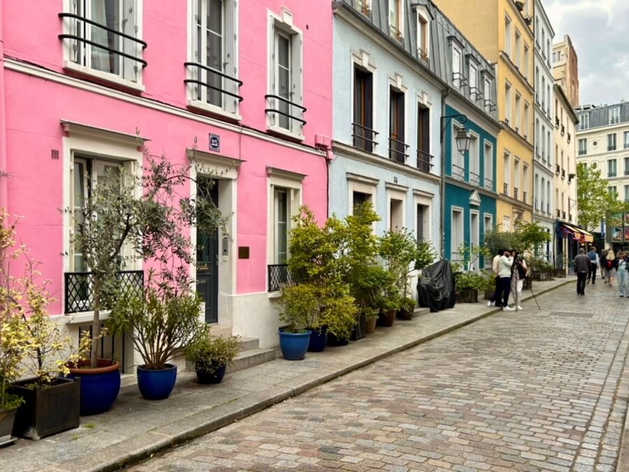Rue Cremieux - gågata med färgglada hus